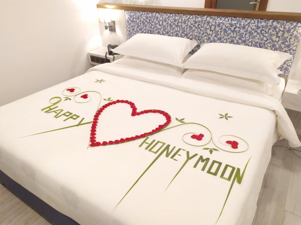 All-Inclusive Maldives Travel Package – 5 Days 4 Nights with Hotel Stay, Activities & Local Transport